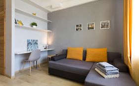 Modern Studio In The Center - Korolenka Str. 25/80